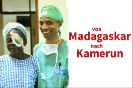 Mann in OP-Kleidung und Frau mit Augenverband
