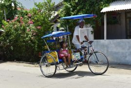 Das Pedicab ist ein typisches Transportmittel in den Philippinen.