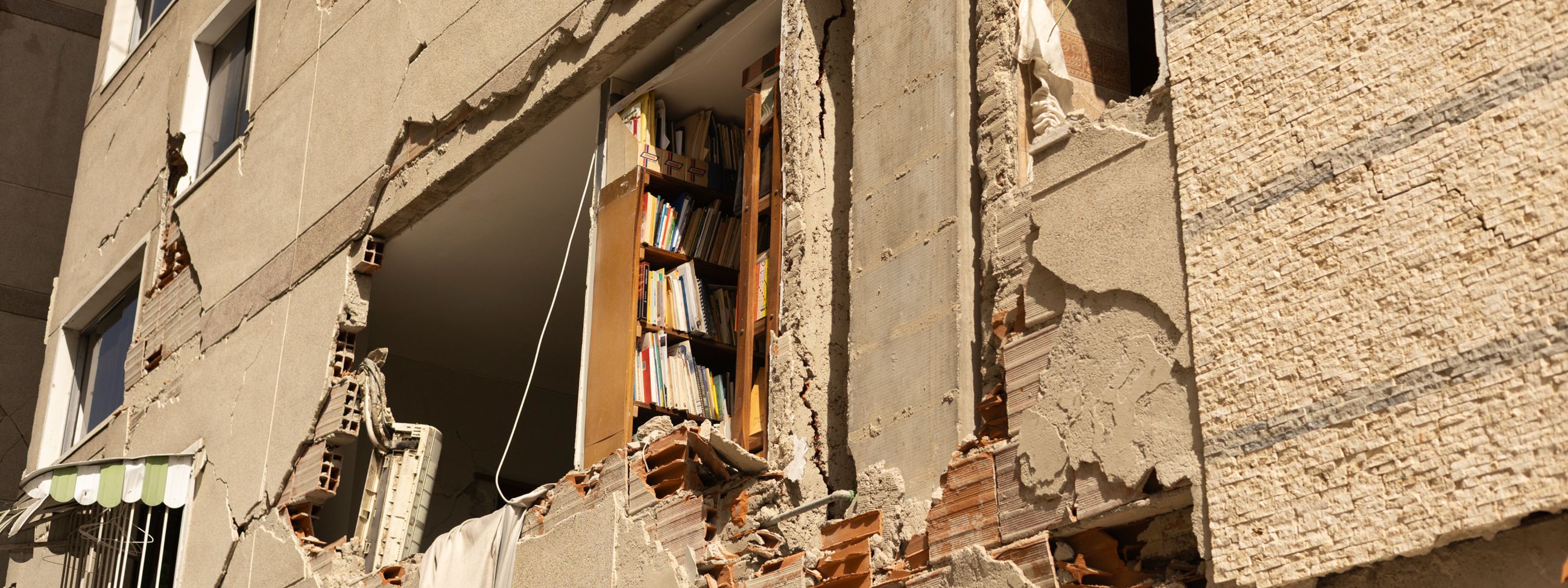 Bücher, CDs und Papiere in Schuttberg